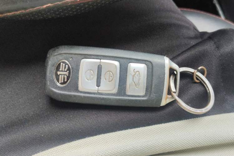 Used FAW Senya R7 2017 Smart Connected Version 1.5T Manual Zhiqing Model Vehicle Key