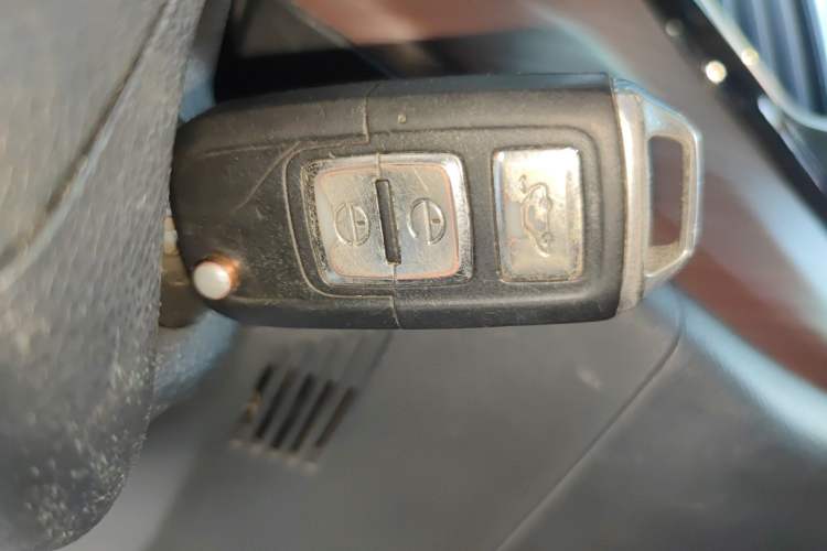 Used FAW Senya R7 2017 1.6L Manual Luxury Model Vehicle Key