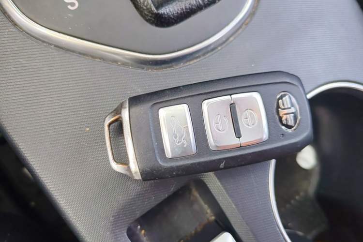 Used FAW Senya R7 2017 1.6L Automatic Smart Version Vehicle Key
