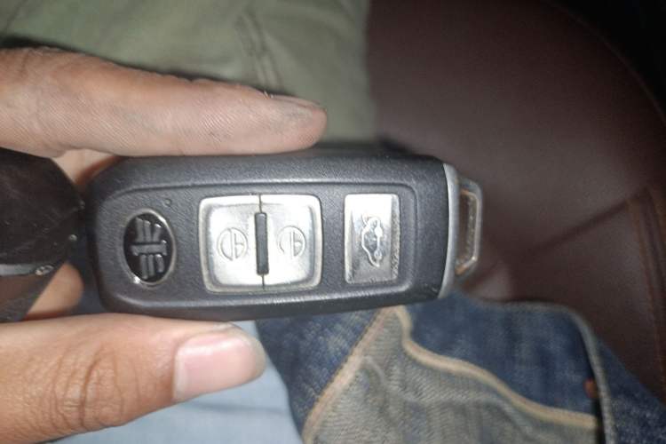 Used FAW Senya R7 2017 1.6L Automatic Smart Version Vehicle Key