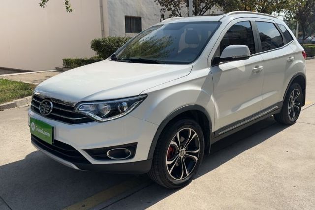 Used FAW Senya R7 2017 1.6L Automatic Luxury Model