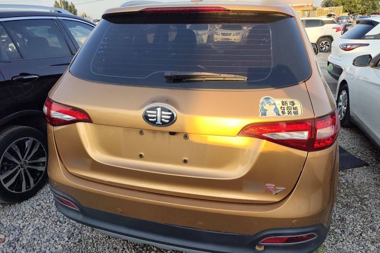 Used FAW Senya R7 2017 1.6L Automatic Smart Version Exterior 4
