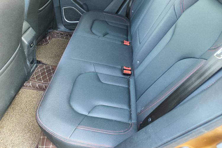 Used FAW Senya R7 2017 1.6L Automatic Smart Version Interior 6