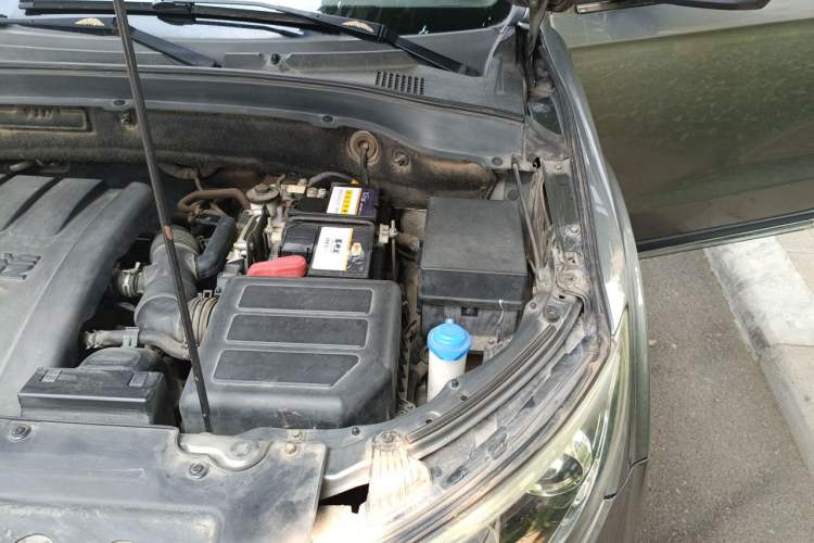 Used FAW Senya R7 2018 R7C 1.6L Automatic Luxury Model Engine Bay Left