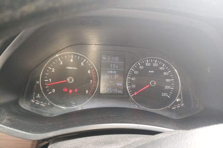 Used FAW Senya R7 2018 R7C 1.6L Automatic Luxury Model Instrument Cluster
