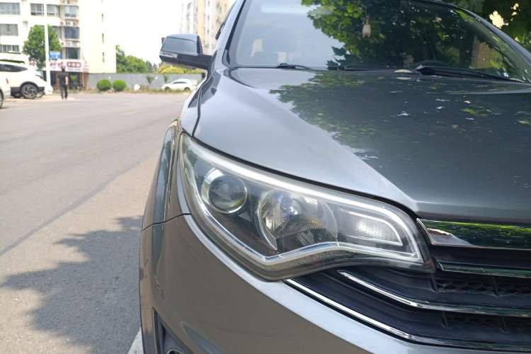 Used FAW Senya R7 2018 R7C 1.6L Automatic Luxury Model Right Front Headlight