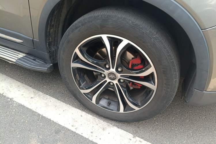 Used FAW Senya R7 2018 R7C 1.6L Automatic Luxury Model Right Front Wheel Hub