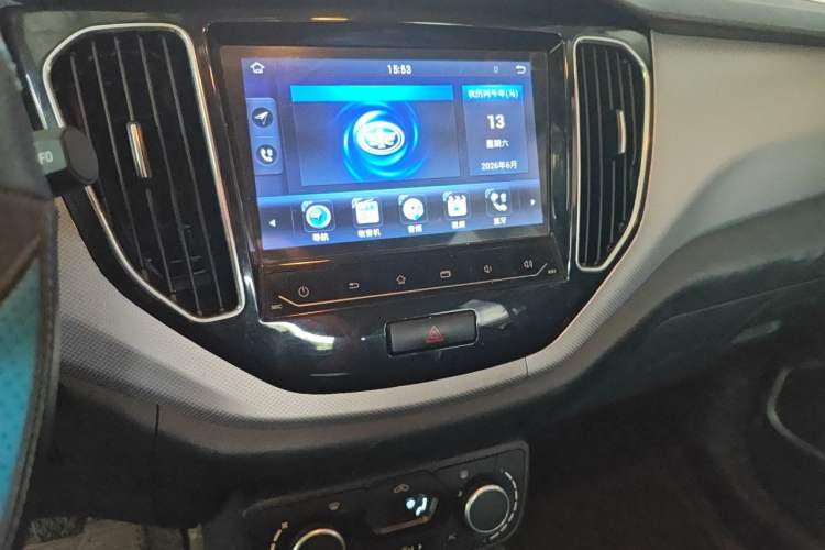 Used FAW Senya R7 2018 R7C 1.6L Manual Luxury Model Audio And AC Panel