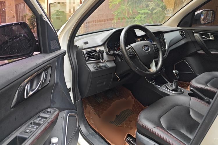 Used FAW Senya R7 2018 R7C 1.6L Manual Luxury Model Driver Seat
