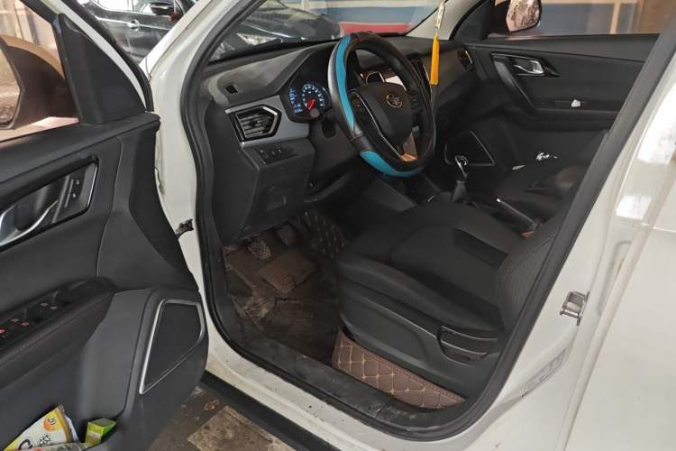 Used FAW Senya R7 2018 R7C 1.6L Manual Luxury Model Driver Seat