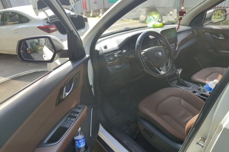 Used FAW Senya R7 2018 R7C 1.6L Automatic Smart Edition Driver Seat