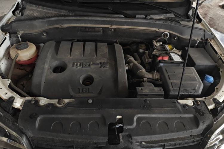 Used FAW Senya R7 2018 R7C 1.6L Manual Luxury Model Engine Bay