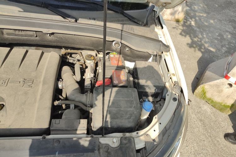 Used FAW Senya R7 2018 R7C 1.6L Automatic Smart Edition Engine Bay Left