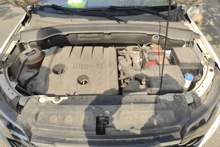 Used FAW Senya R7 2018 R7C 1.6L Automatic Smart Edition Engine Bay
