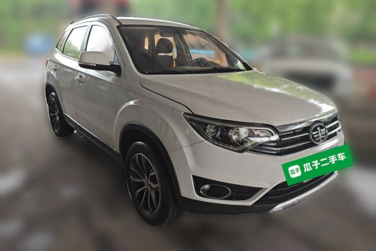 Used FAW Senya R7 2018 R7C 1.6L Manual Luxury Model Front Right 45 Deg