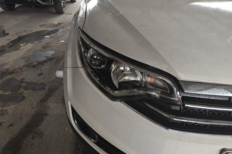Used FAW Senya R7 2018 R7C 1.6L Manual Luxury Model Right Front Headlight
