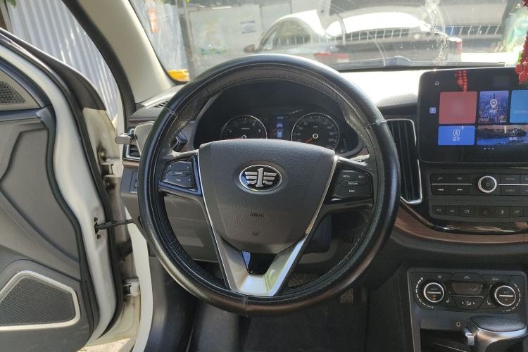 Used FAW Senya R7 2018 R7C 1.6L Automatic Smart Edition Steering Wheel