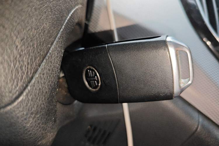 Used FAW Senya R7 2018 R7C 1.6L Manual Luxury Model Vehicle Key