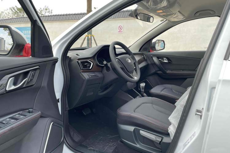 Used FAW Senya R7 2024 1.5L Automatic Comfort Version Interior 2
