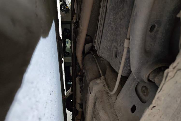 Used FAW Senya R8  Chassis Rear Right