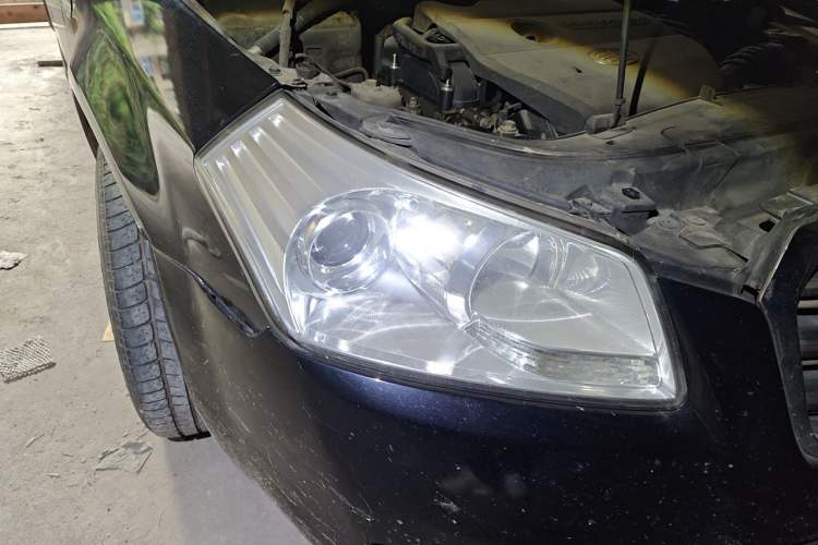 Used FAW Senya R8  Right Front Headlight