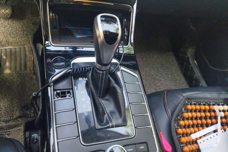 Used FAW Senya R8 2020 1.6L Automatic Comfort Model Gear Lever