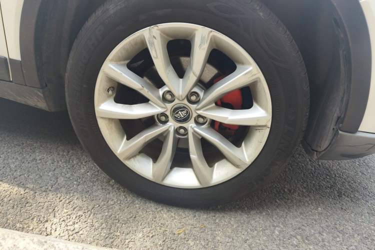 Used FAW Senya R8 2020 1.6L Automatic Comfort Model Right Front Wheel Hub