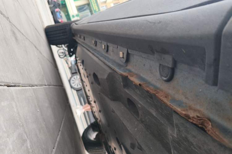 Used FAW Senya R9 2018 1.2T Automatic Prestige Smart Enjoyment Model Chassis Front Right