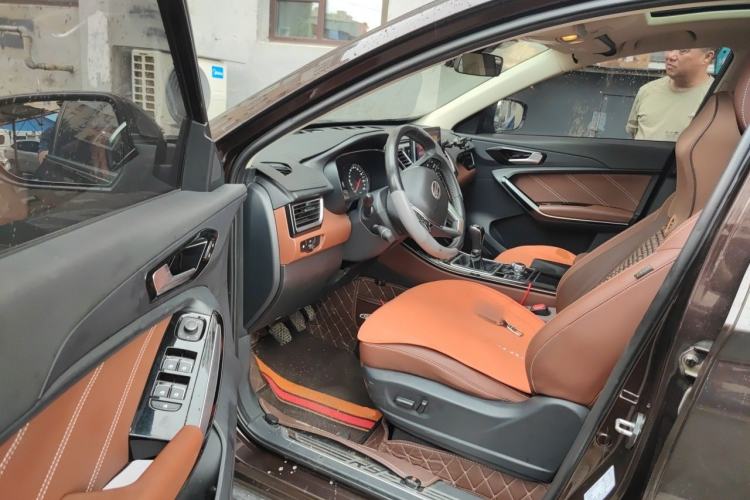 Used FAW Senya R9 2018 1.2T Manual Flagship Smart Edition Driver Seat