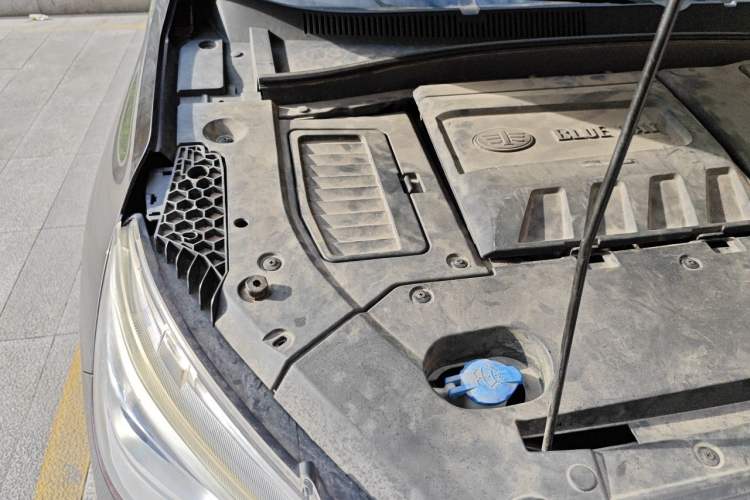 Used FAW Senya R9 2018 1.2T Automatic Luxury Smart Edition Engine Bay Right