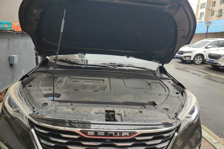 Used FAW Senya R9 2018 1.2T Manual Flagship Smart Edition Engine Bay