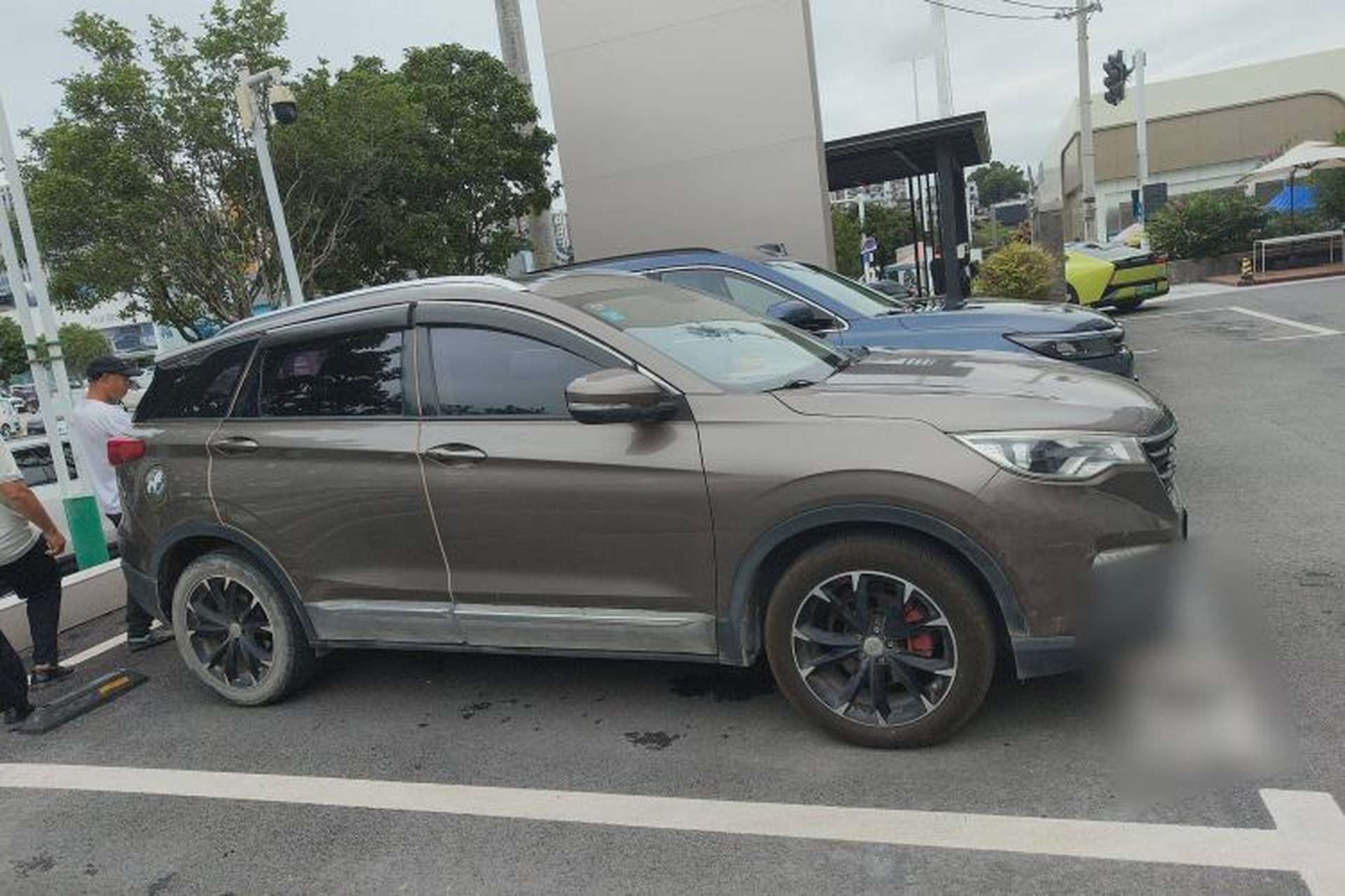 Used FAW Senya R9 2018 1.2T Automatic Luxury Smart Edition Exterior 2