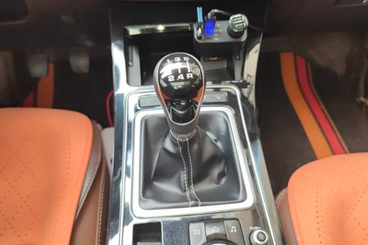 Used FAW Senya R9 2018 1.2T Manual Flagship Smart Edition Gear Lever