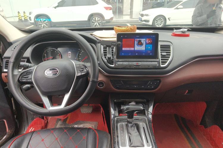 Used FAW Senya R9 2018 1.2T Automatic Luxury Smart Edition Interior 3