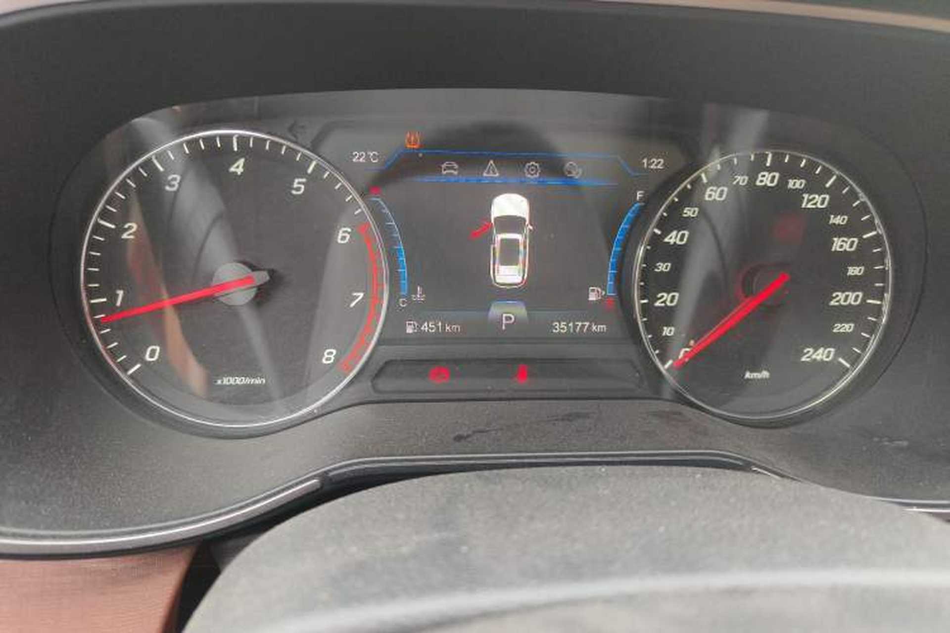 Used FAW Senya R9 2018 1.2T Automatic Luxury Smart Edition Odometer Close Up