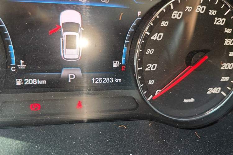 Used FAW Senya R9 2018 1.2T Automatic Luxury Smart Edition Odometer Close Up