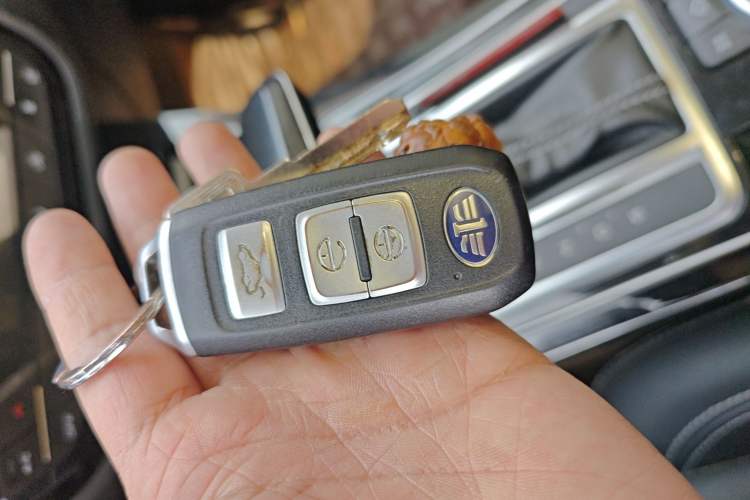 Used FAW Senya R9 2018 1.2T Automatic Luxury Smart Edition Vehicle Key