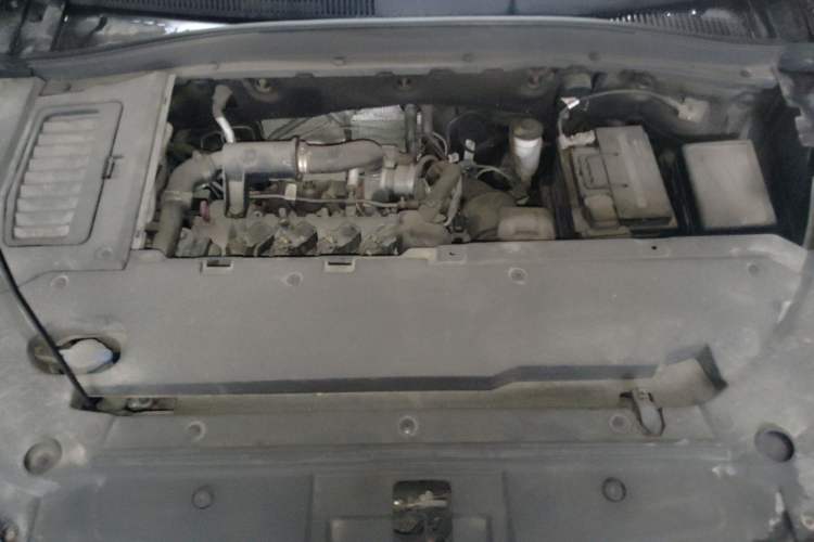 Used FAW Senya R9 2018 1.2T Manual Luxury Smart Edition Engine Bay