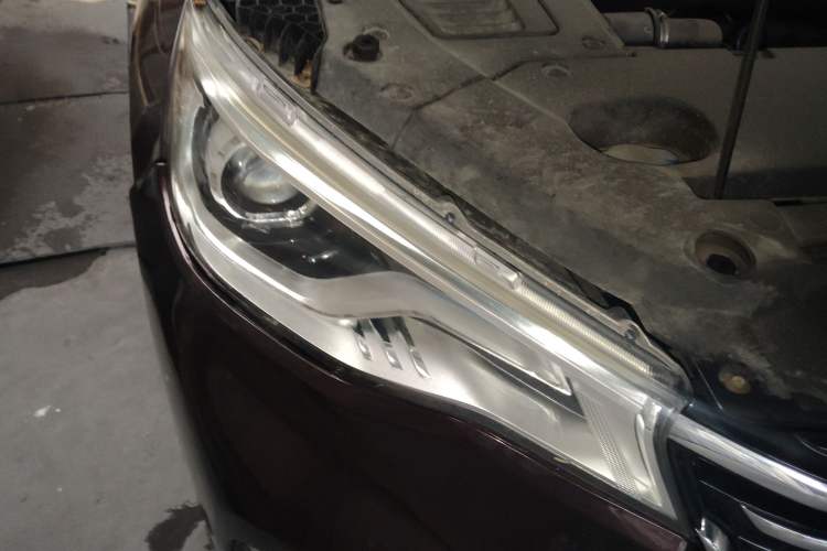 Used FAW Senya R9 2018 1.2T Manual Luxury Smart Edition Right Front Headlight