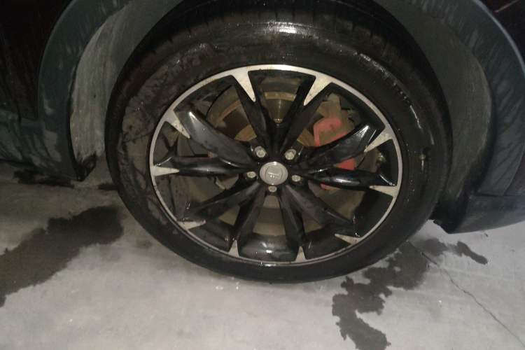 Used FAW Senya R9 2018 1.2T Manual Luxury Smart Edition Right Front Wheel Hub