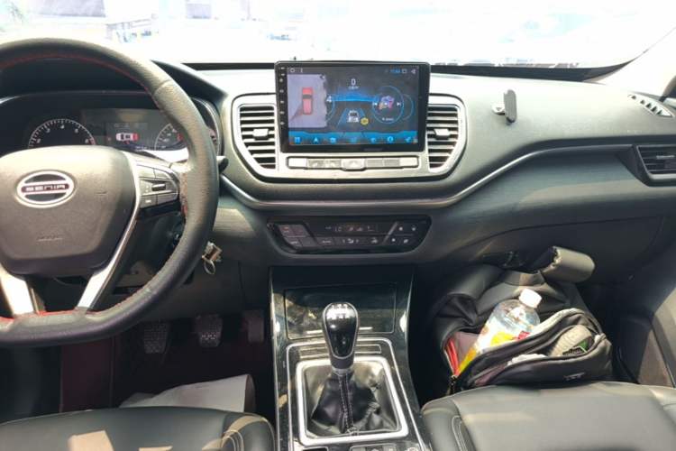 Used FAW Senya R9 2018 1.2T Manual Luxury Smart Edition Audio And AC Panel