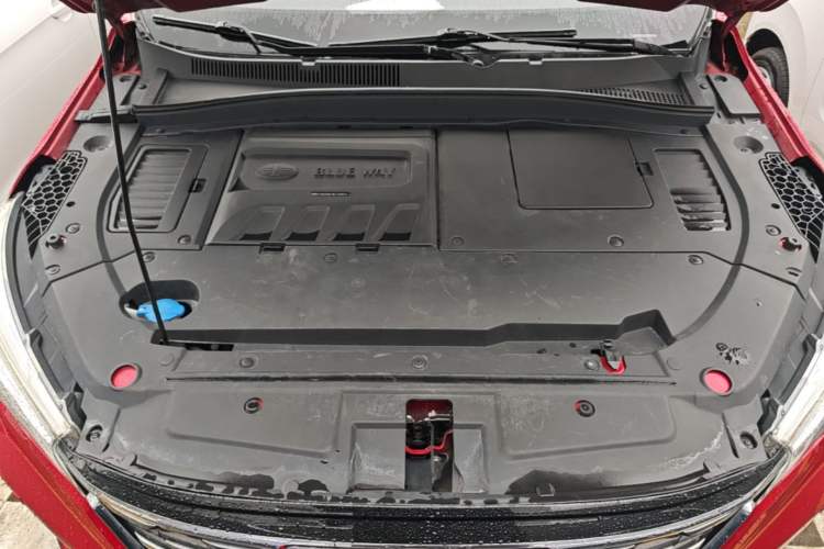 Used FAW Senya R9 2018 1.2T Automatic Luxury Smart Edition Engine Bay