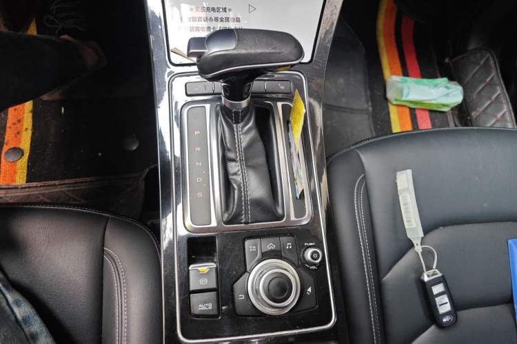 Used FAW Senya R9 2018 1.2T Automatic Prestige Smart Enjoyment Model Gear Lever