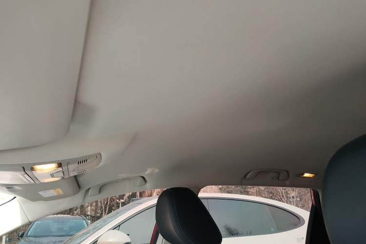 Used FAW Senya R9 2018 1.2T Automatic Comfortable Smart Edition Headliner