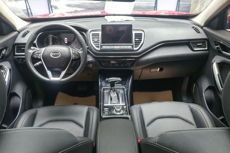 Used FAW Senya R9 2018 1.2T Automatic Luxury Smart Edition Interior 4