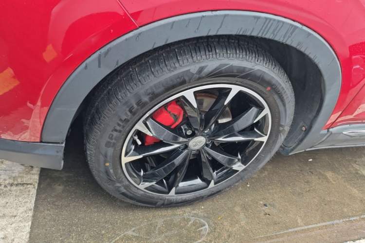 Used FAW Senya R9 2018 1.2T Automatic Luxury Smart Edition Left Front Wheel Hub
