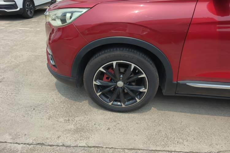 Used FAW Senya R9 2018 1.2T Manual Luxury Smart Edition Left Front Wheel Hub