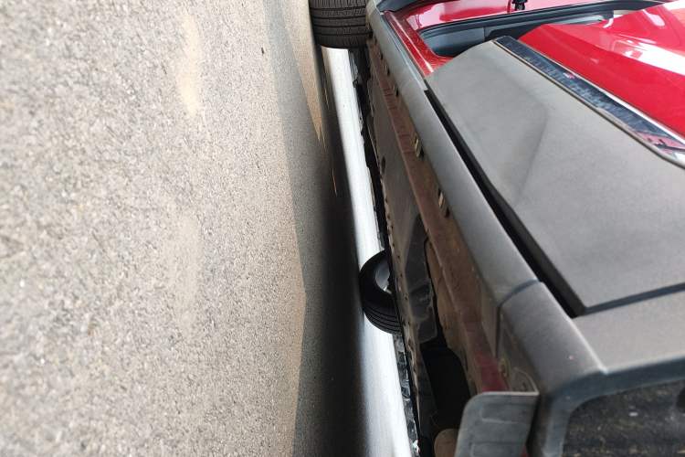 Used FAW Senya R9 2018 1.2T Automatic Comfortable Smart Edition Left Side Sill