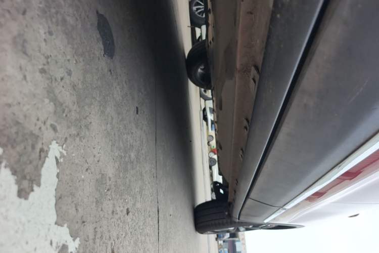 Used FAW Senya R9 2018 1.2T Manual Luxury Smart Edition Left Side Sill