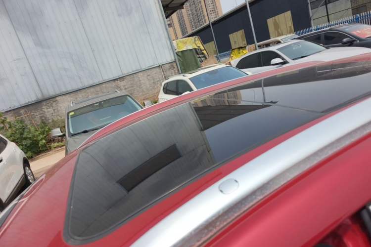 Used FAW Senya R9 2018 1.2T Manual Luxury Smart Edition Roof